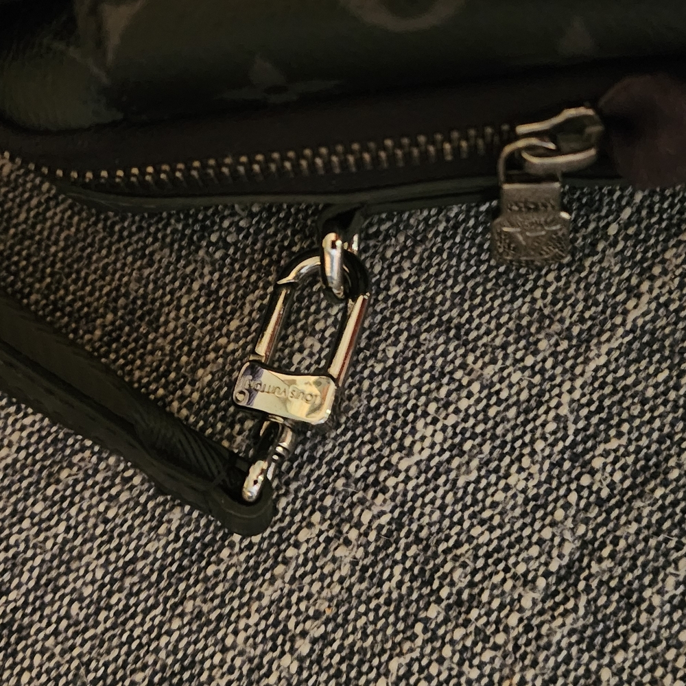 Louis Vuitton Black Monogram Men's Bag - Picture 5 of 9